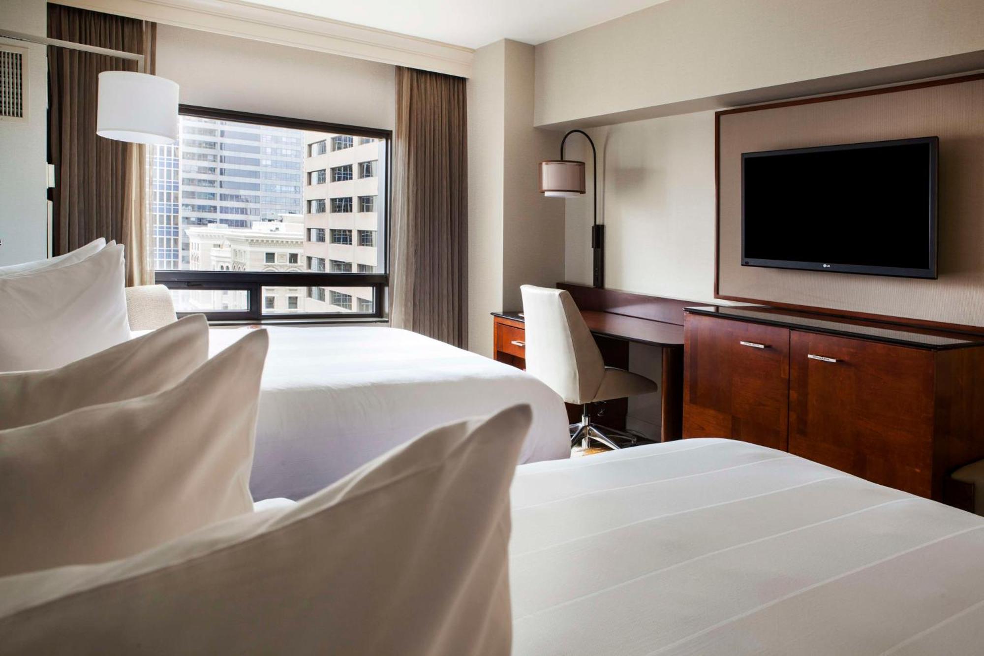 Hilton Center 4*