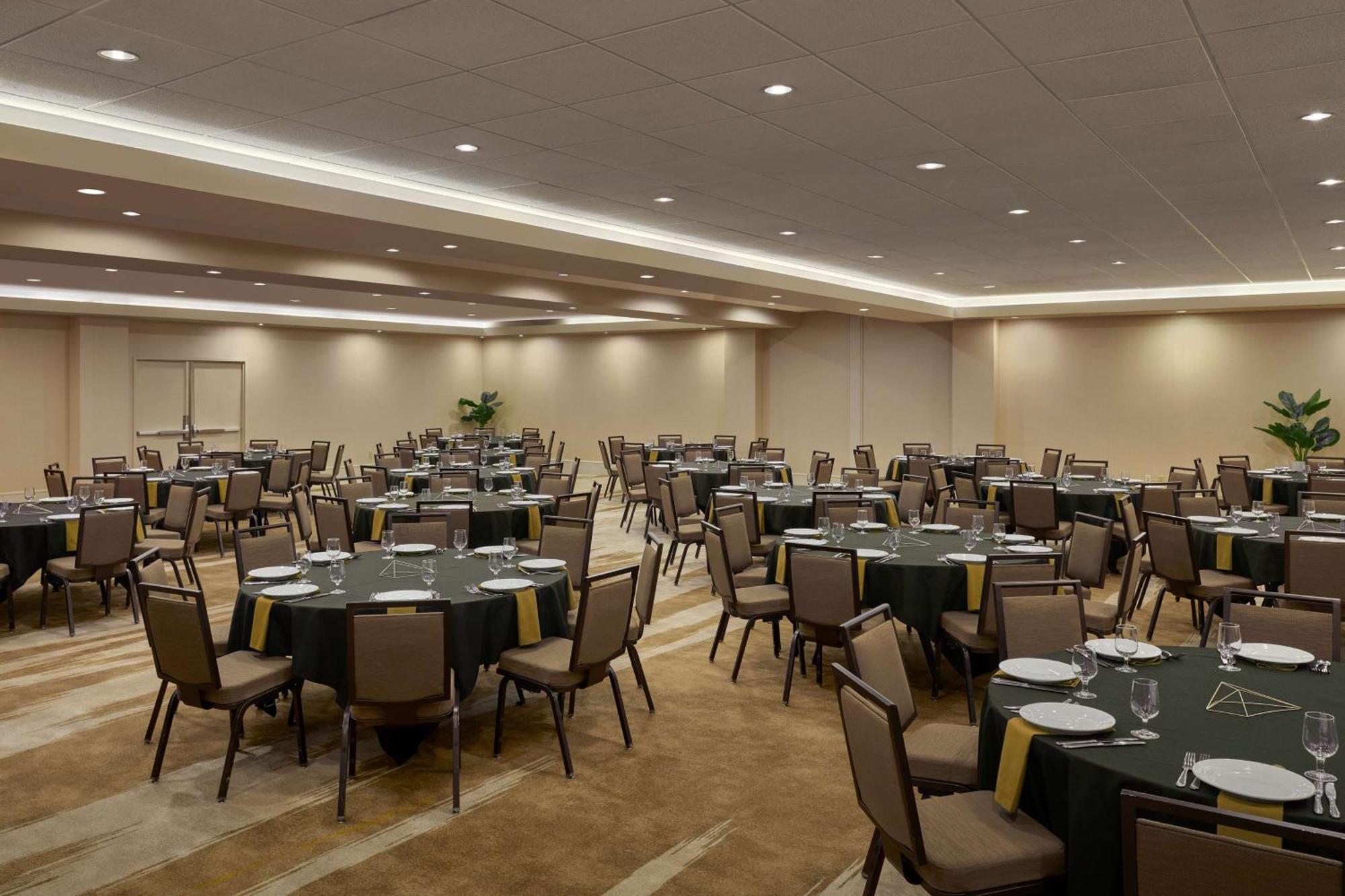 Hotel Hilton Center 4*